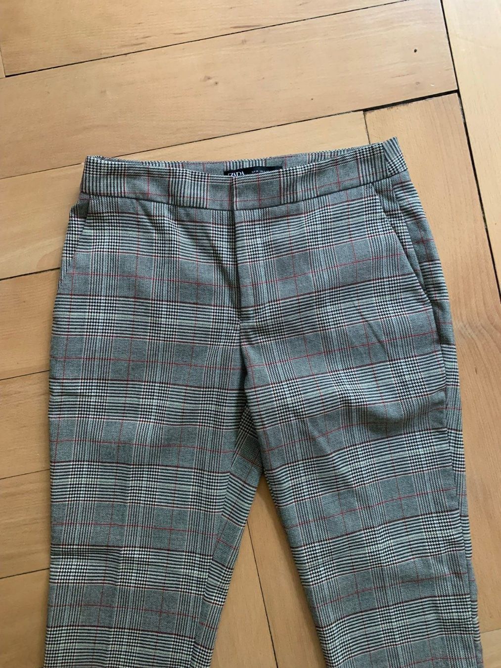 Zara Pantaloni: ZARA - Hose kariert 34 – Usato da Zürich venduto da Diazaio 1