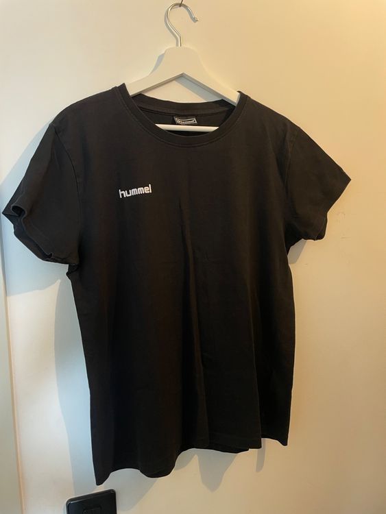 T-shirt: Shirt Hummel – Usato da Arbon venduto da flowerandfound
