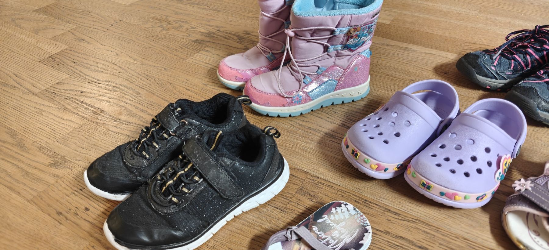 Scarpe per ragazzi: Mädchen Schuhe Set 12 Stück , Gr.29/30 – Usato da Obernau venduto da ChooseWisely 5