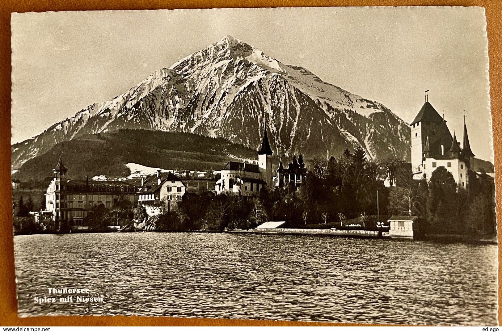 Cartoline postali: Spiez mit Niesen 1948 – Usato da Lutry venduto da Ediego