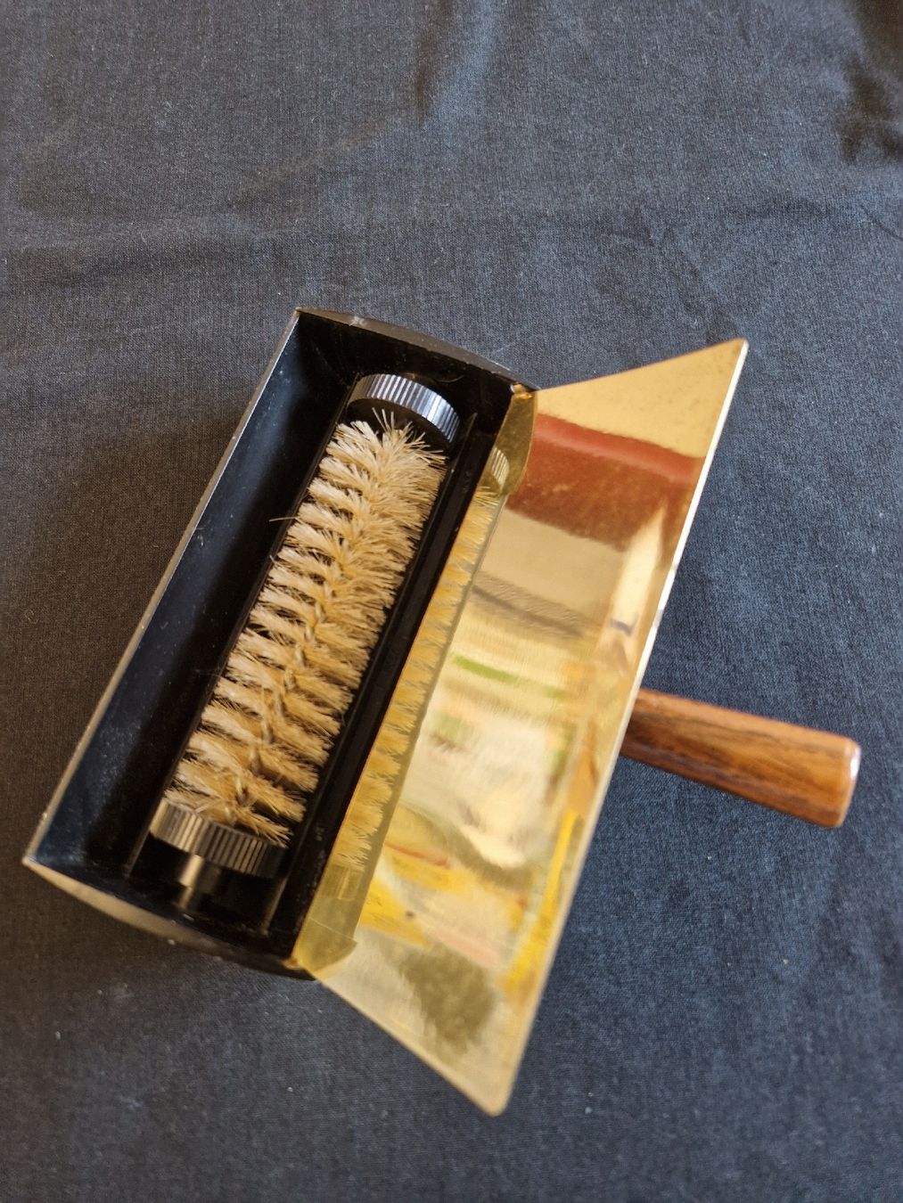 Altro per la casa: Vintage Bürstenrolle / Tischkehrer – Usato da Fislisbach venduto da mka_km8f 1