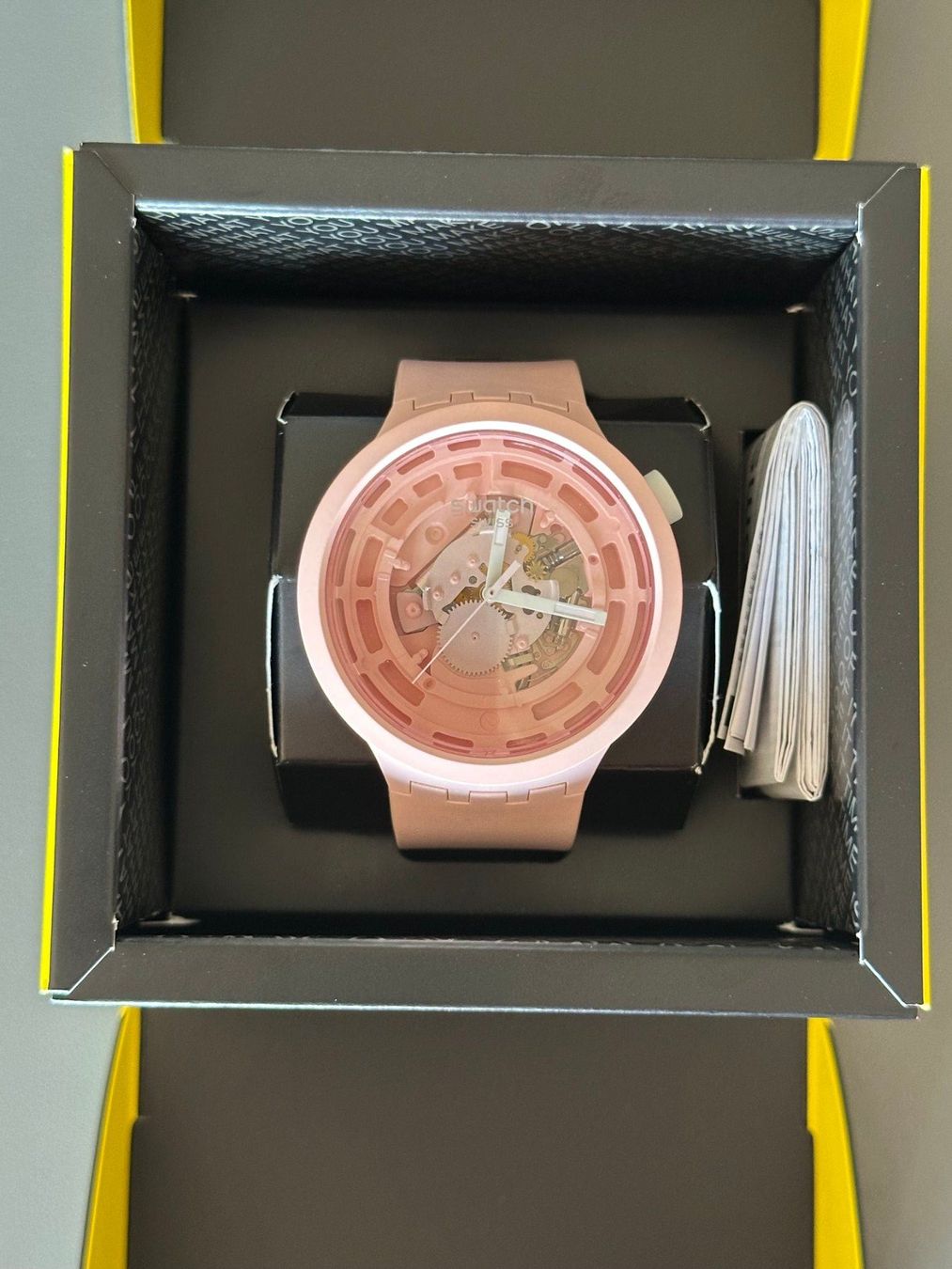 Swatch Montres: Swatch Big Bold C-Pink – D'occasion à Arbon par Regire