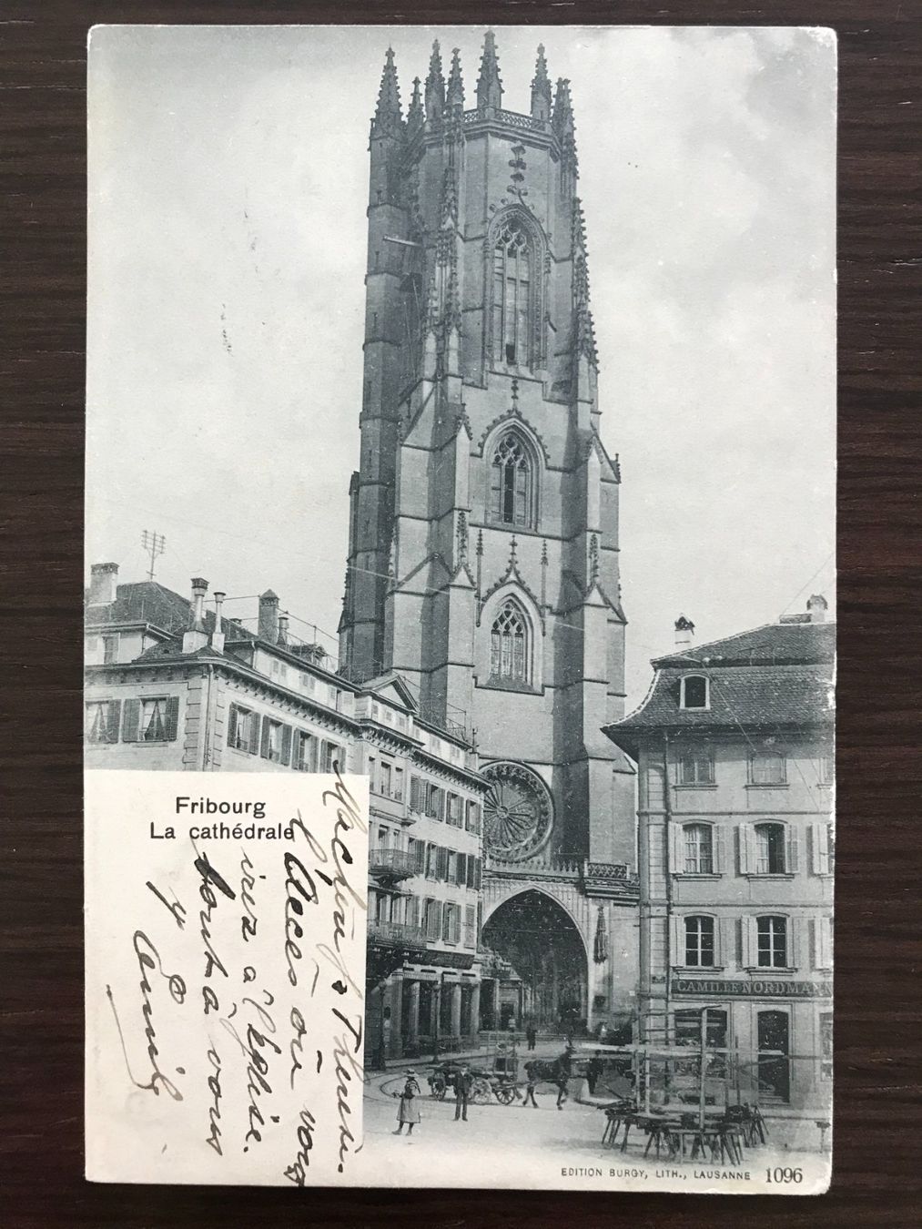 Ansichtskarten: FRIBOURG La cathédrale, animée, marché, 1908 – Gebraucht aus Wald ZH von TLILEF