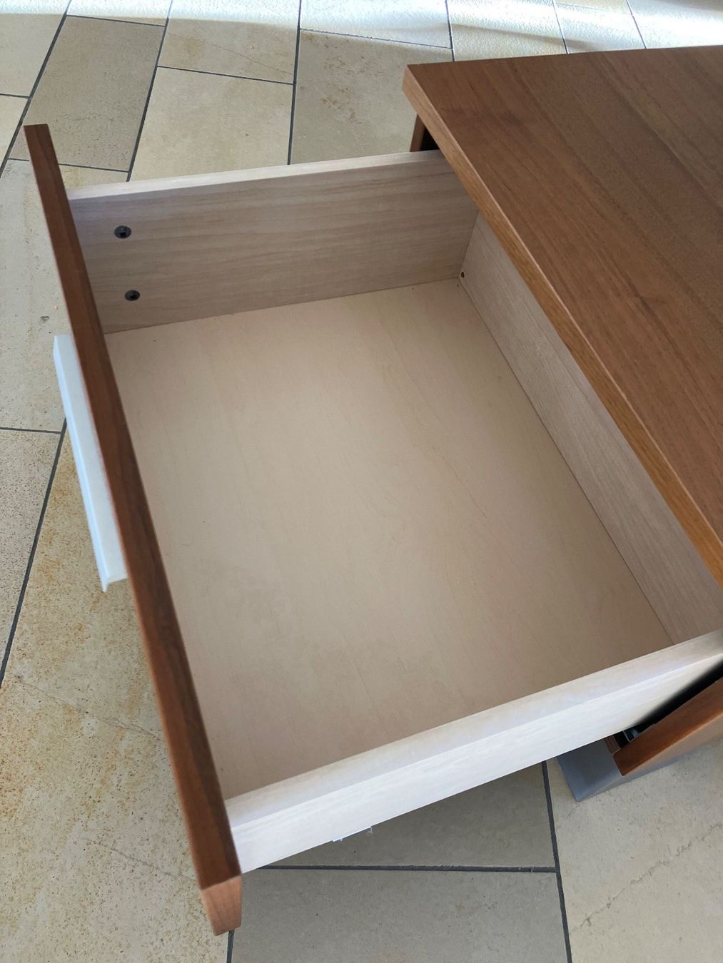 Comodini: Bo Concept - table de chevet couleur noyer – Usato da Vich venduto da SophieCo 4