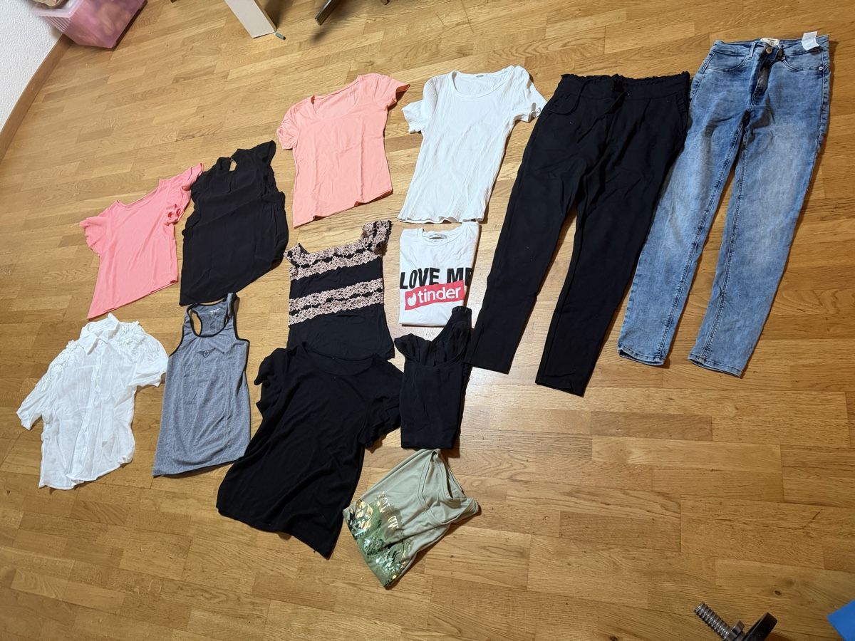 Lotti di vestiti: Damen Kleiderpaket mit elegante Kleider  – Usato da Ittigen venduto da Poke-girl 2