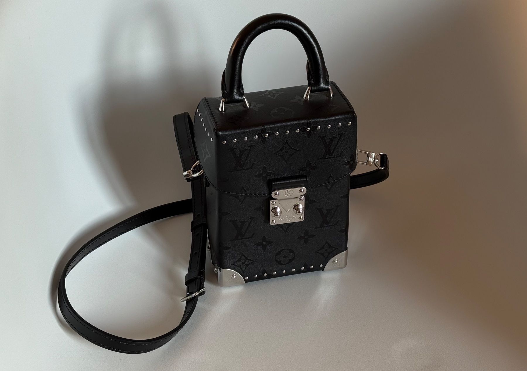 Louis Vuitton Borse: Louis Vuitton Soft Trunk "Camera Box" (schwarz, ungebraucht) – Nuovo (secondo la descrizione) da Bern venduto da lin_hf2p 5