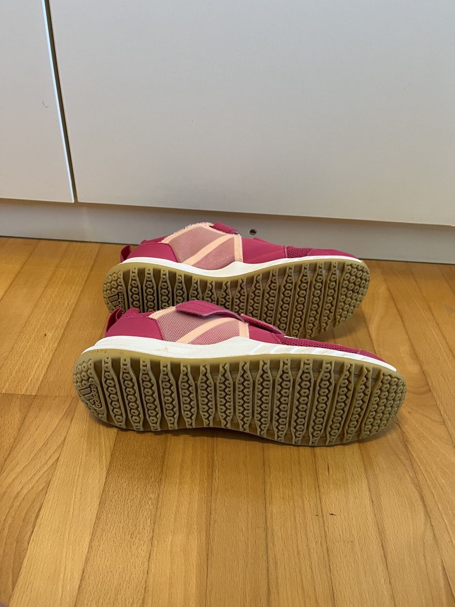 Adidas Scarpe per ragazze: Adidas mit Klettverschluss, Gr. 36,5  – Usato da Flurlingen venduto da absh 1