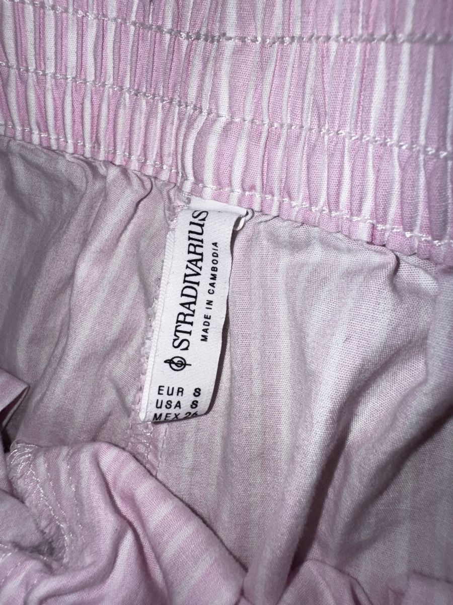 Stradivarius Pantaloni: Gestreifte Shorts pink – Usato da Schaan venduto da kri_tsw8 2