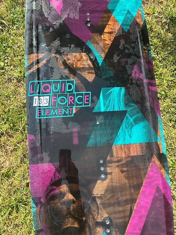Planches de surf: Liquid Force Element Kiteboard – D'occasion à lüscherz par simple_nic 1