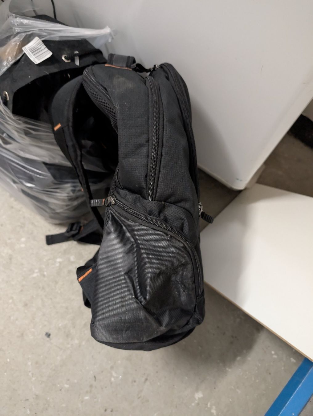 Dell Zaini: Dell Laptop Rucksack NEU – Nuovo (secondo la descrizione) da Buchs ZH venduto da nudle10 2