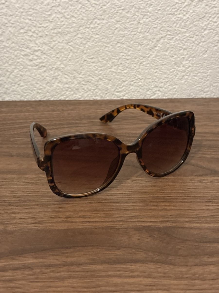 Occhiali & Lenti: Lunettes de soleil motif écaille – Usato da Prilly venduto da hei_5q56 3