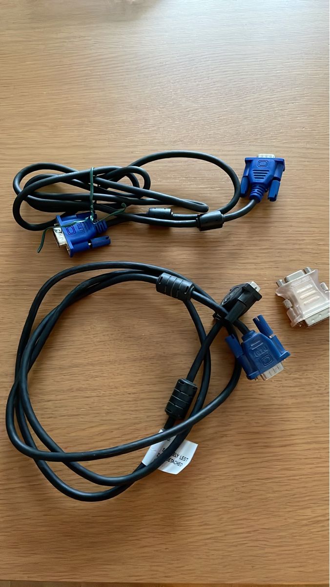 Cavi: VGA Kabel, Monitorkabel, PC Kabel – Usato da Zürich venduto da spo_zxm7