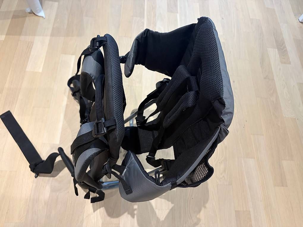 Lafuma Porte-bébés ventraux & dorsaux: Porte-bébé de randonnée Lafuma Walkid Light – D'occasion à Le Grand-Saconnex par yna_t968