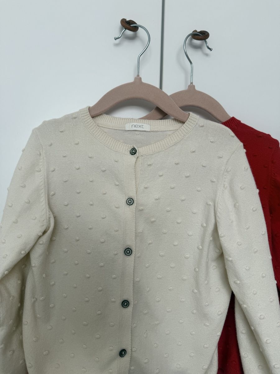 Next Lotti & Set di vestiti: Cardigans Next 4-5 ans, lot de 2 – Usato da Romanel-sur-Lausanne venduto da RitaPereira 4