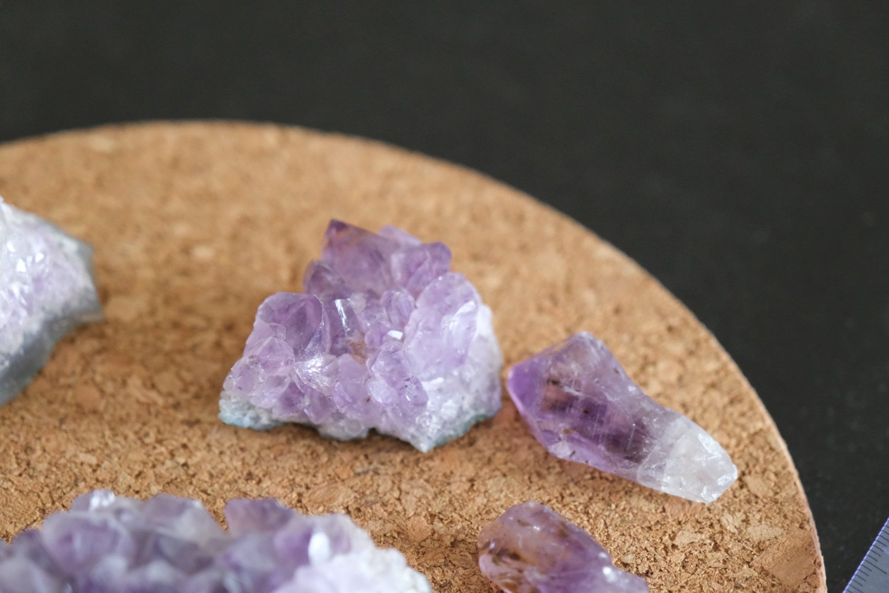Mineralien & Heilsteine: Verschiedene lila Kristalle – Gebraucht aus Olten von RABe2000 2
