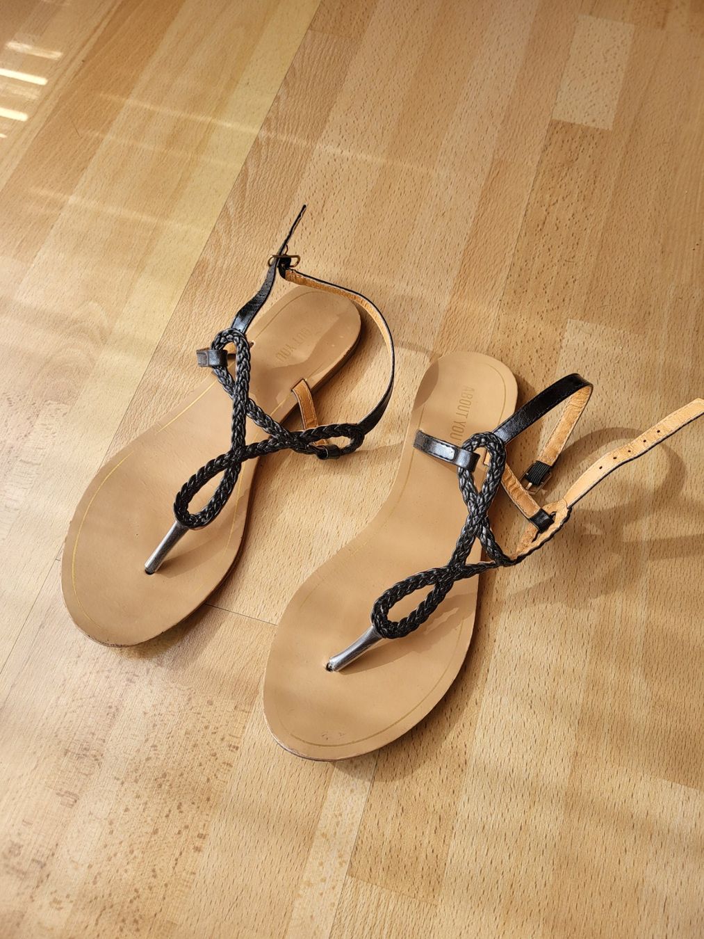 Scarpe da donna: Schicke Sandalen Schwarz, Grösse 39 – Usato da Eggiwil venduto da kariiina