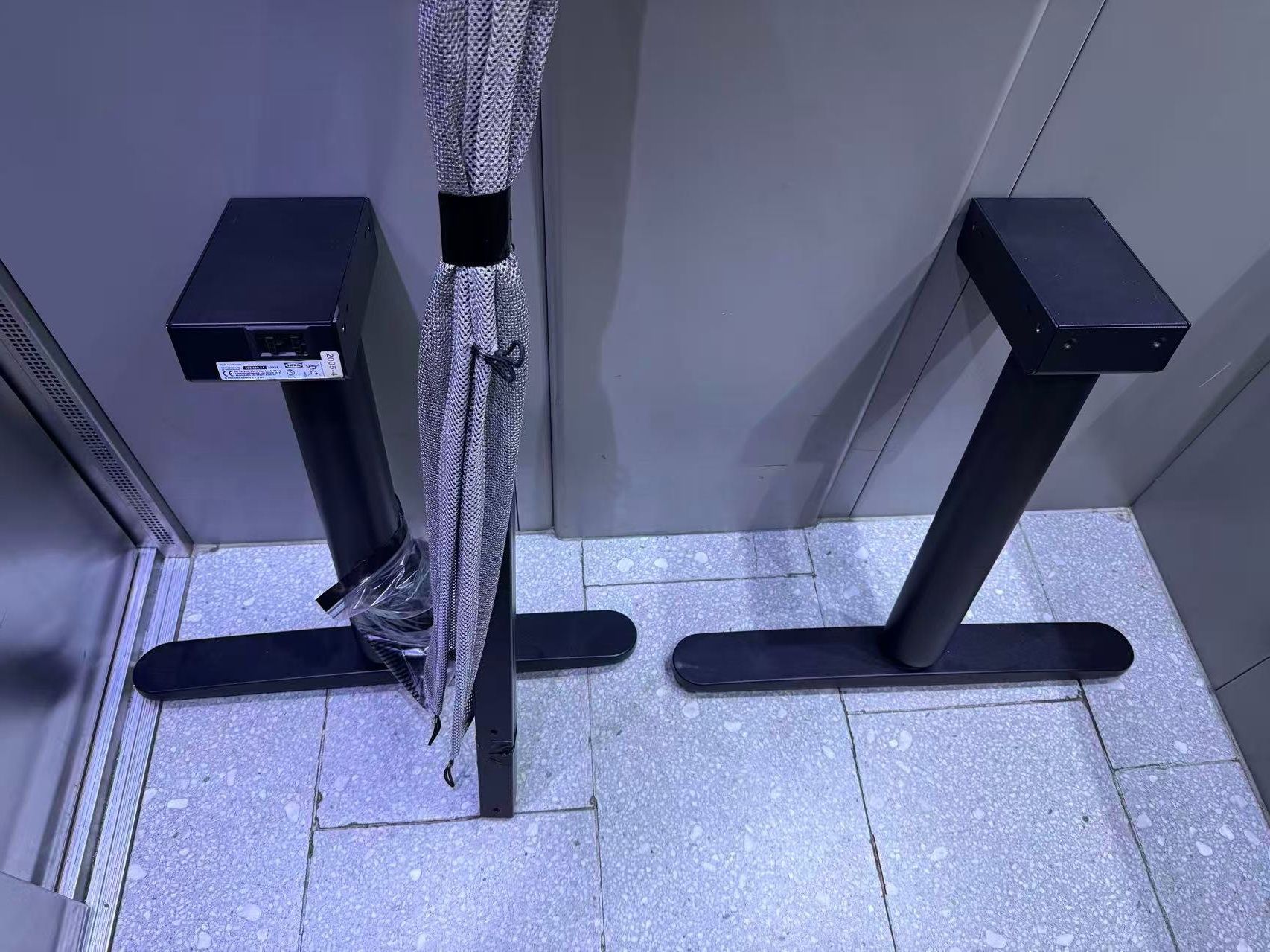Ikea Scrivanie: IKEA BEKANT Schreibtisch 160x80cm elektrisch – Usato da Zürich venduto da xarthurx 2