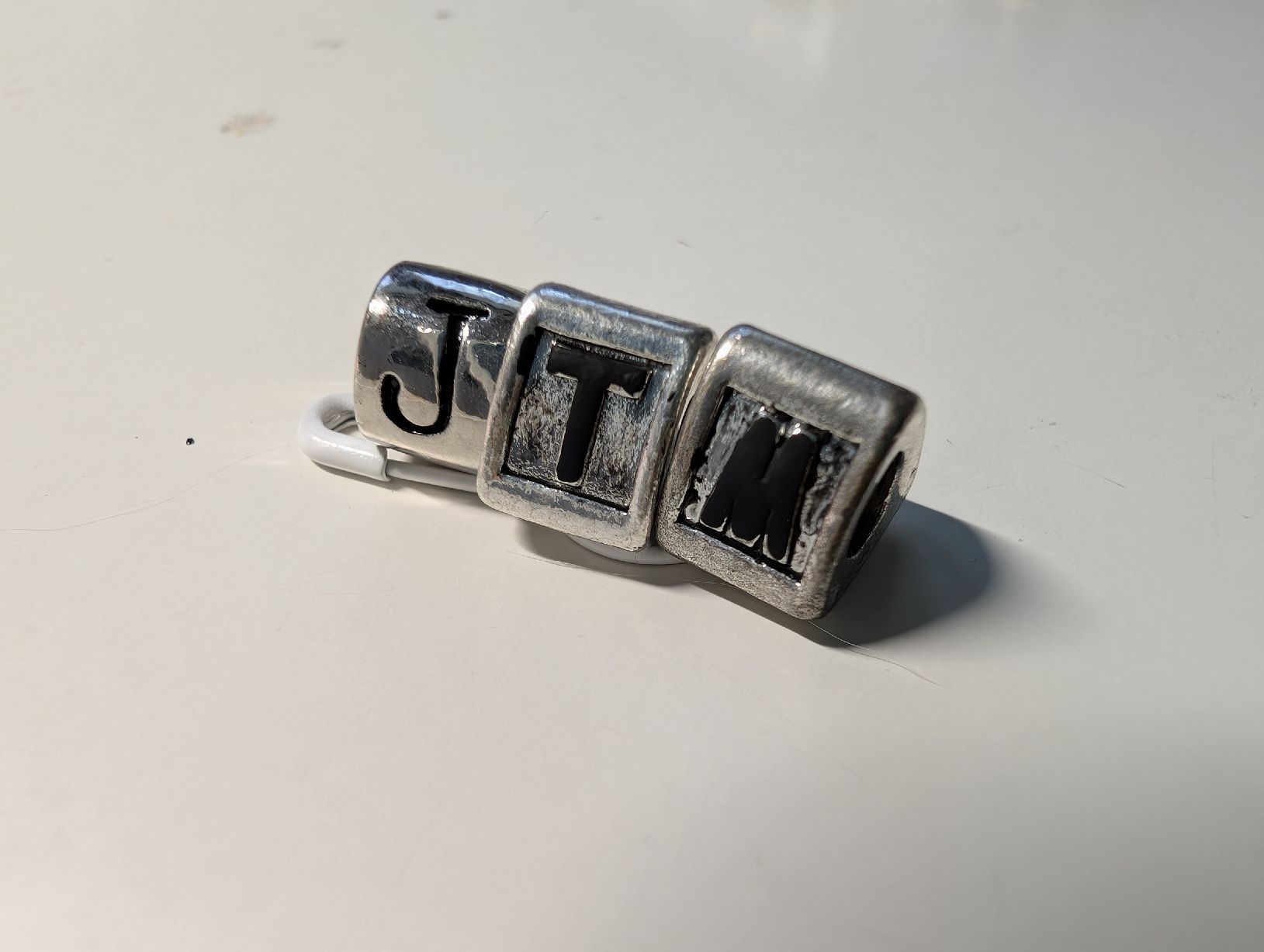 Anhänger: Charms "jtm" – Gebraucht aus Bernex von Natalys