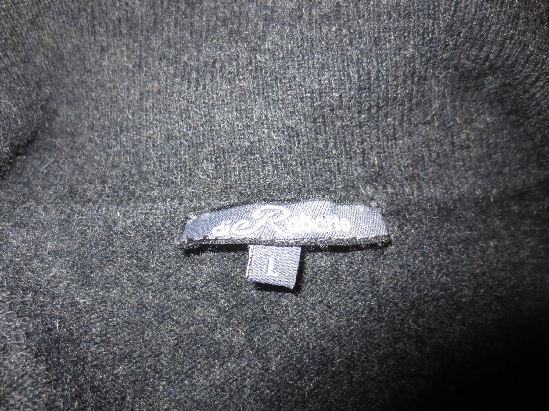 Maglioni & Felpe: Damenpullover Di Roberto L schwarz/grau – Usato da Männedorf venduto da Livingston 2