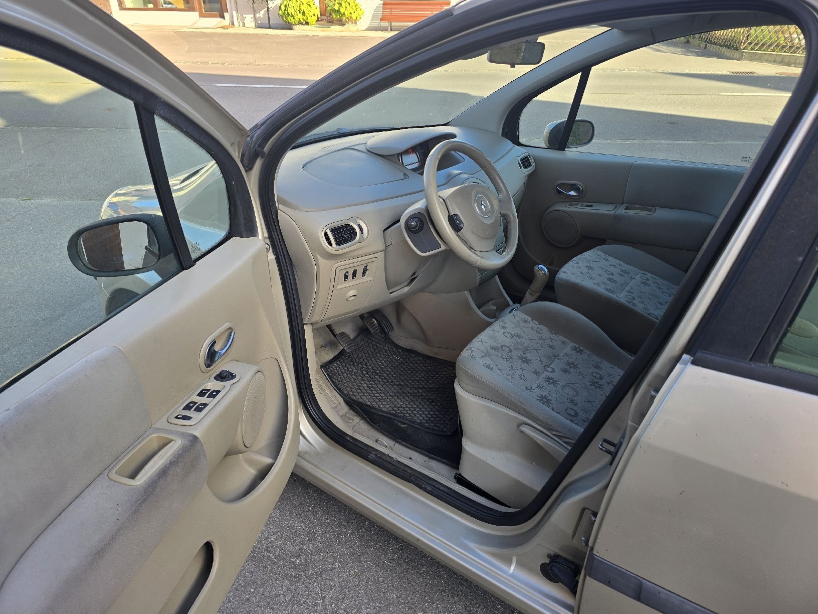 Renault Automobili: Renault Modus 1.4 16V  mit mfk 27.7 26 – Usato da Aarberg venduto da 2002stefan 5