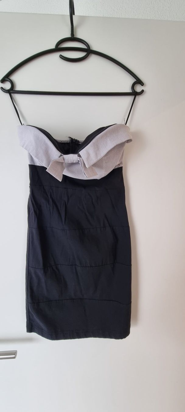 Tally Weijl Vestiti: Kleid schulterfrei Tally 36 – Usato da Ganterschwil venduto da Nike18 1