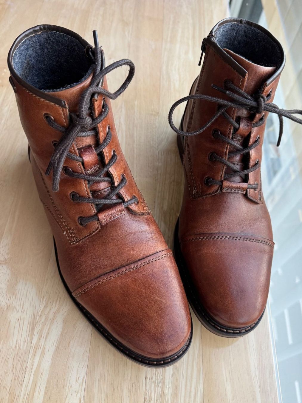 Bugatti Scarpe da uomo: Bugatti Boots in der Farbe Cognac Grösse 43 - NP Sfr. 159.- – Nuovo (secondo la descrizione) da Zürich venduto da Amaretto_zh 1