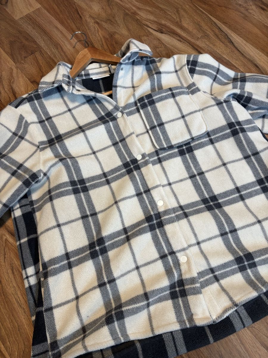 Weekday Giacche: Weekday Flannel Fleece | Size M – Usato da St. Gallen venduto da NPC_mit_Twint 2