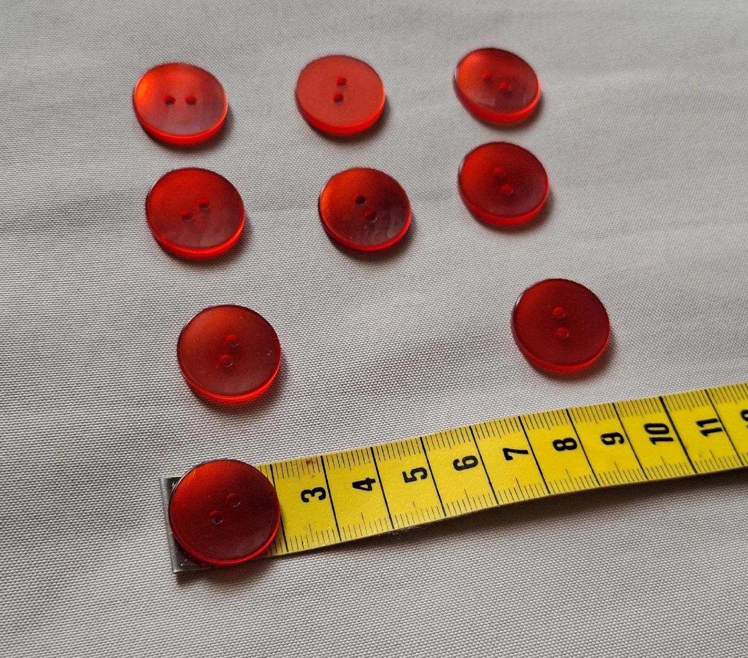 Bottoni: 9 rote Knöpfe , 20 mm. – Usato da Dietikon venduto da Hirschkopf 2