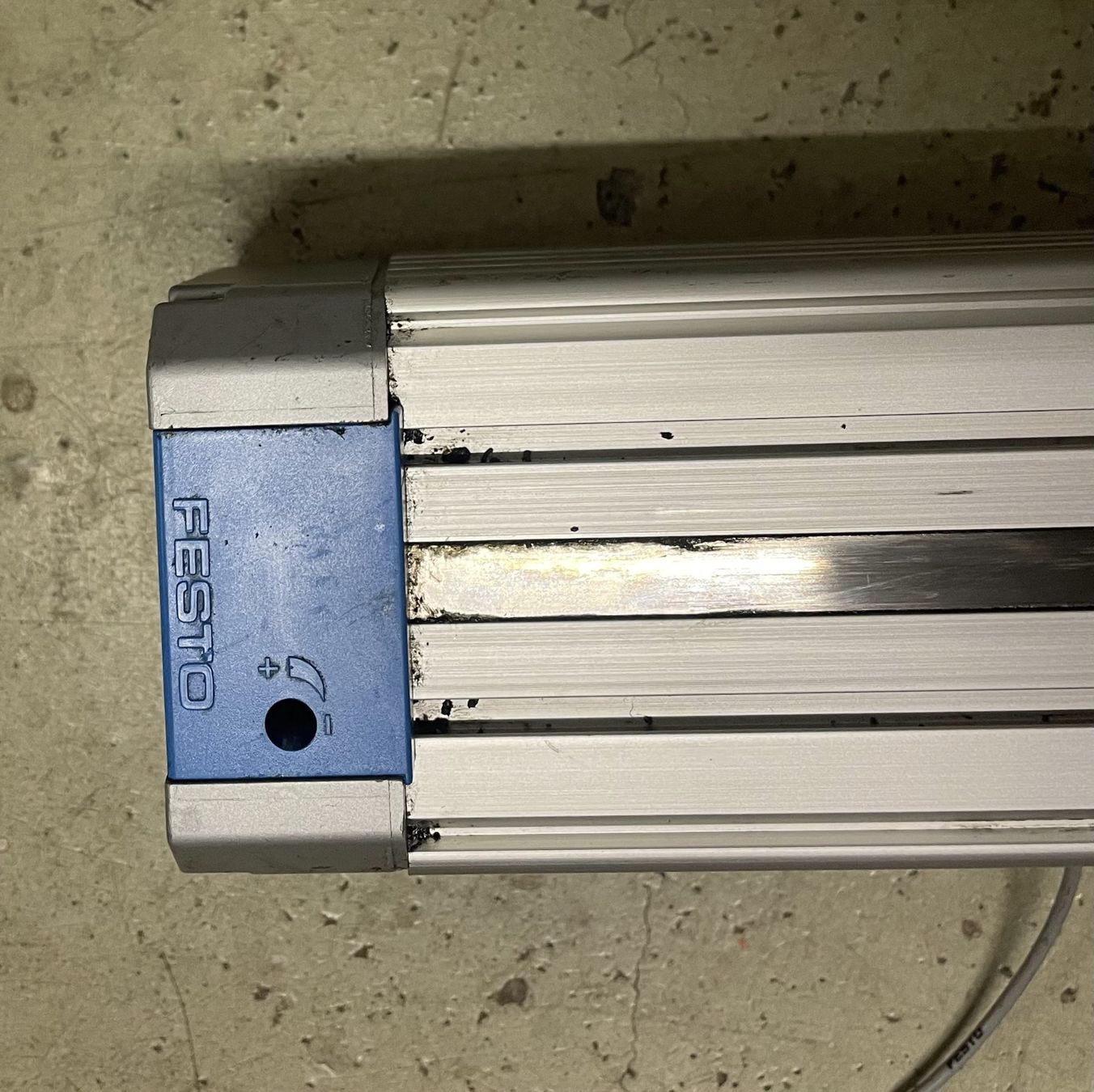 Festo Altro per industria metallurgica: Festo Pneumatik Linearantrieb DGP-50-570-PPVA-B – Usato da Sins venduto da 3985schluckti 4