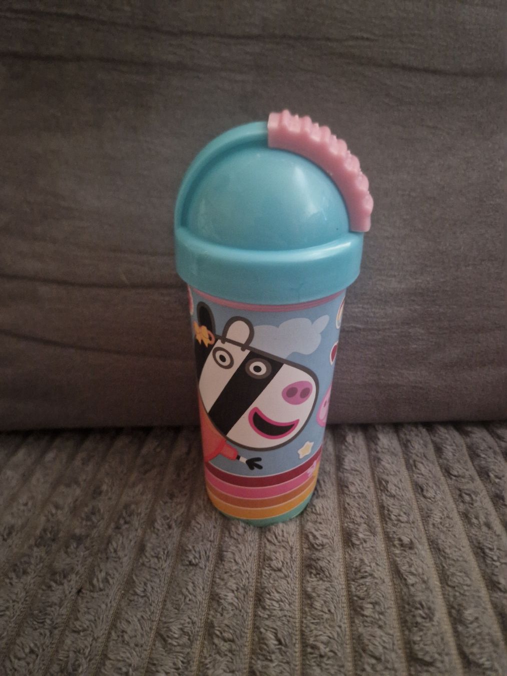 Contenitori & Simili: Peppa Pig Trinkbecher mit Deckel. – Usato da Neuhausen venduto da Nicolino92 2