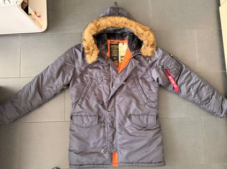 Alpha Industries Graue Winterparka mit Fellkapuze - Grösse L