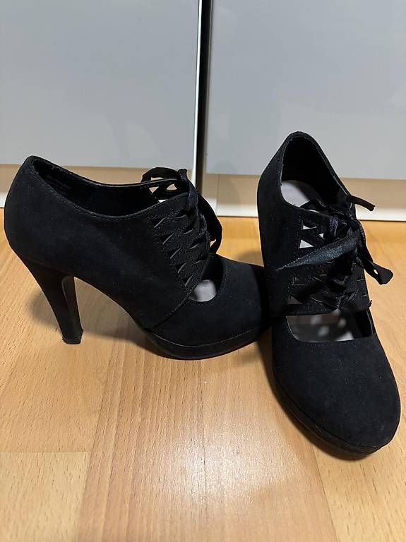Scarpe da donna: Absatzschuhe Gr 36 – Usato da Horw venduto da Smiling98