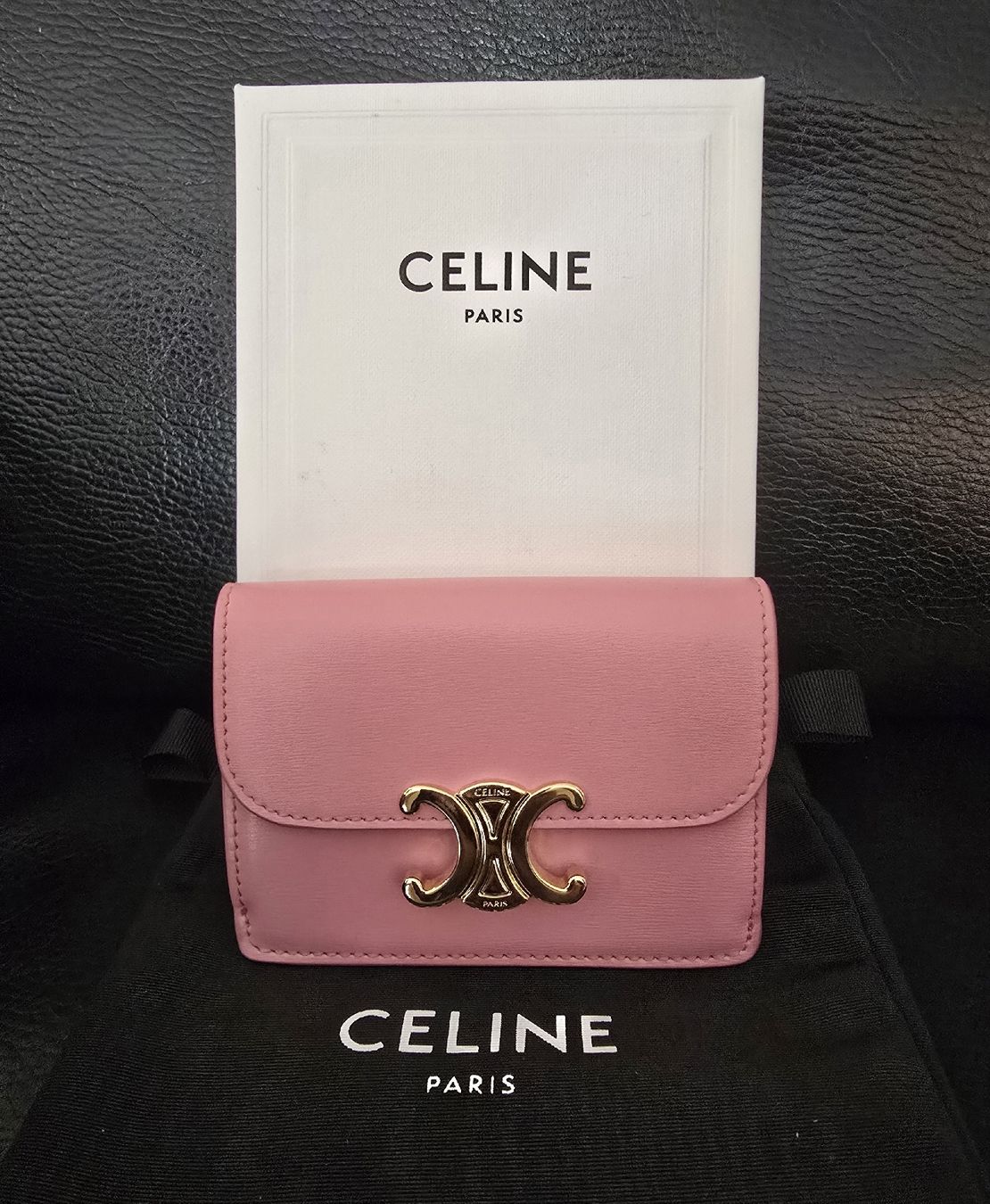 Celine Portamonete: Celine Triomphe Wallet in Rosé – Nuovo e nell'imballaggio originale da Gattikon venduto da lavric_d