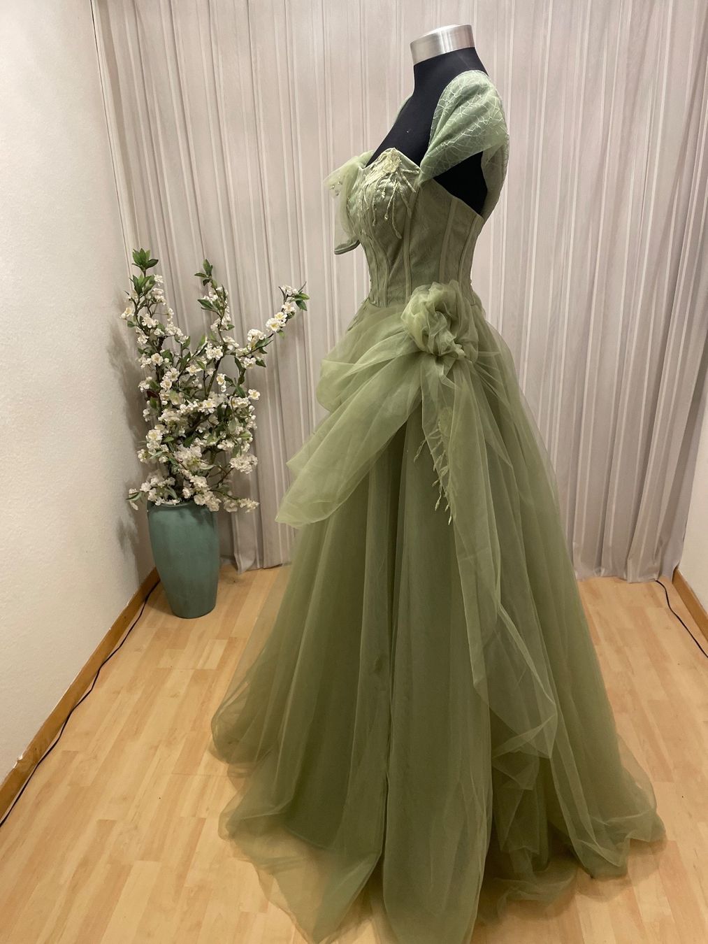 Vestiti: Ein wunderschönes Abendkleid aus Tüll – Nuovo (secondo la descrizione) da Oberglatt ZH venduto da Azurra 1
