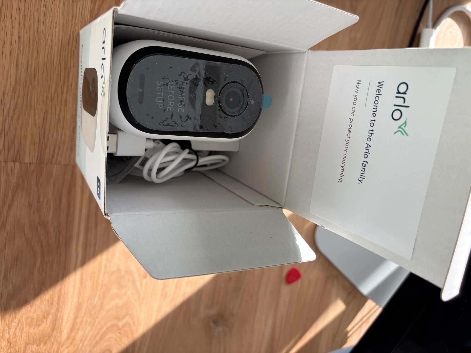 Arlo Camcorder: Arlo Essential Outdoor 2K  caméra neuve – Neu und originalverpackt aus Neuchâtel von giu_8hnv 1