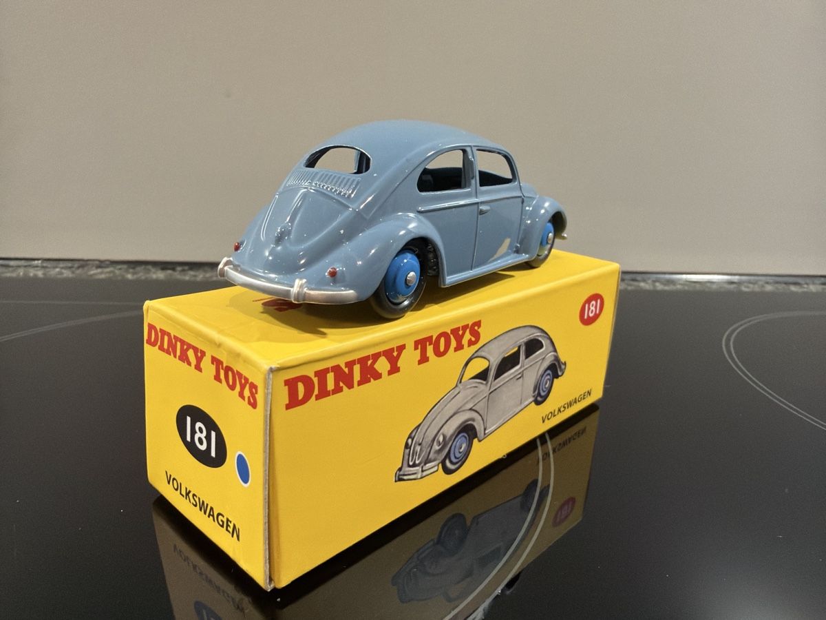 Dinky Toys Modellini d'auto: VW Käfer - Dinky Toys - 1/43 – Nuovo e nell'imballaggio originale da Wolfwil venduto da Rolex1 1