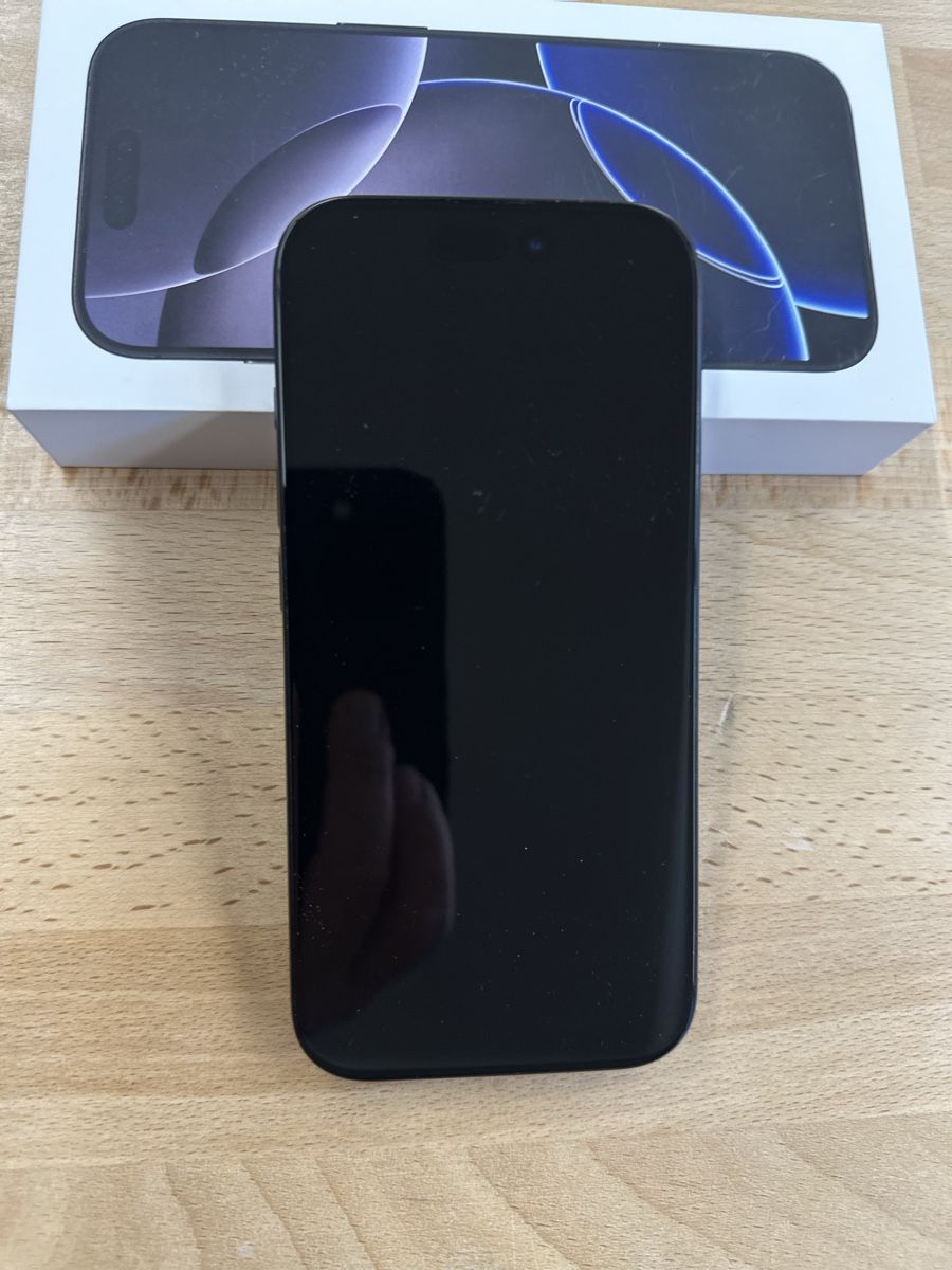 Apple Telefoni cellulari / Smartphones: I Phone 16 Pro 256 GB Black Titanium – Nuovo (secondo la descrizione) da Diessbach b. Büren venduto da babs92