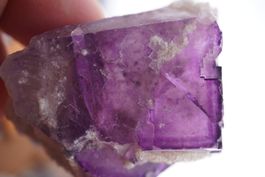 Rosa Fluorite   Berbes Spanien  60mm  x 40mm    (14)