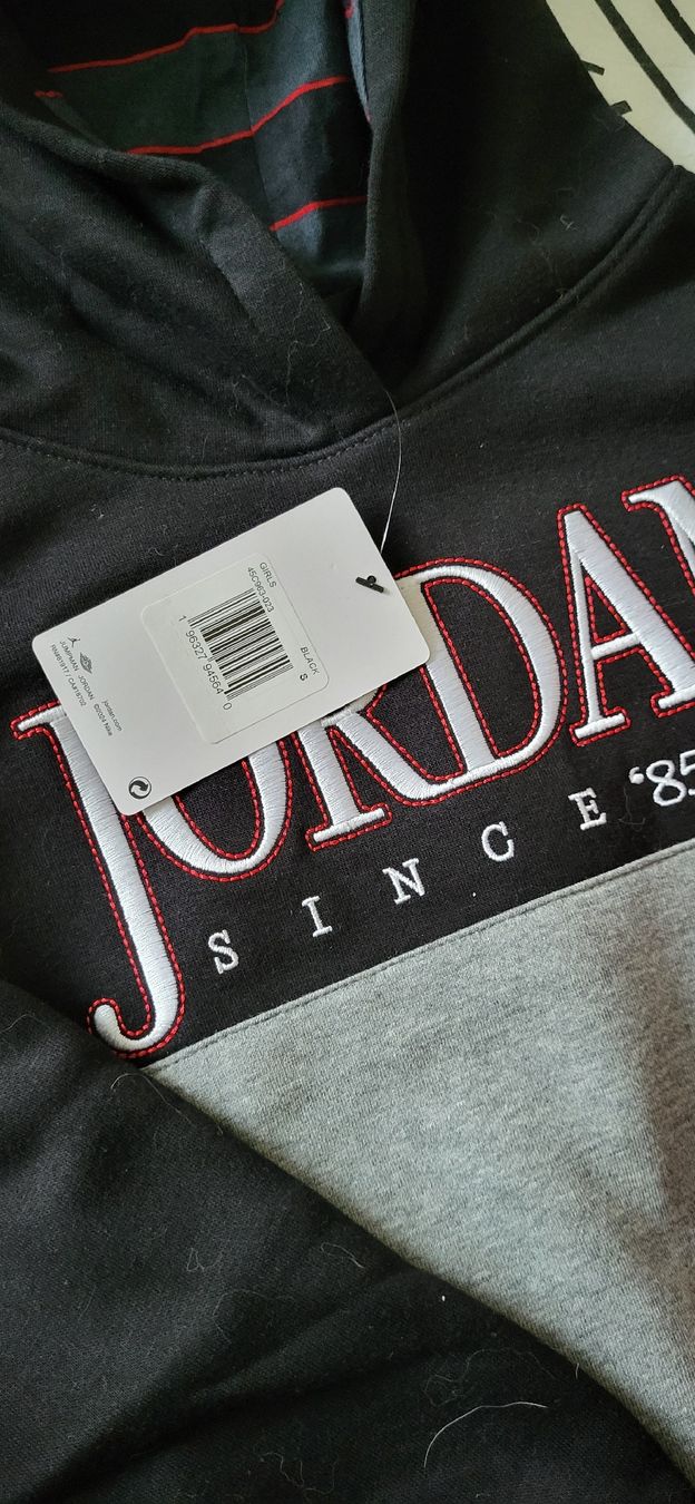 Maglioni & Felpe: Jordan, pull de Noël, H&M, , neufs, super offre – Nuovo e nell'imballaggio originale da la tour de peilz venduto da alegre02 2