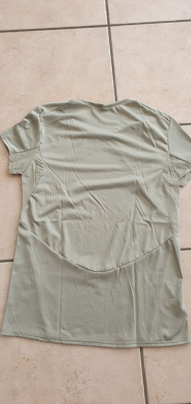 T-Shirts: Lot de 2 t-shirt Quechua S – Gebraucht aus Moutier von mar_7nrw 3