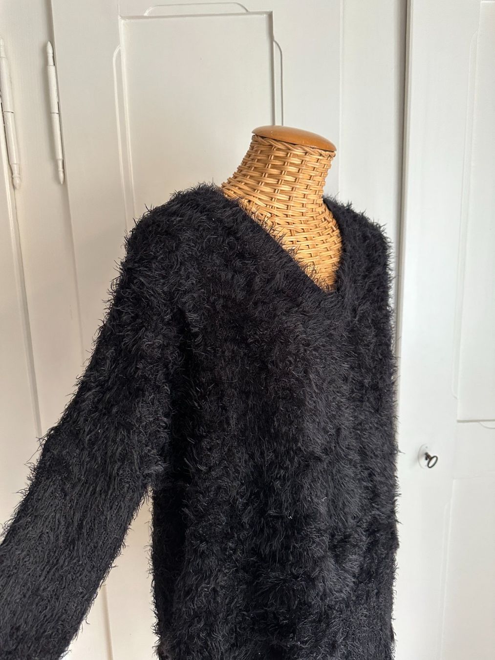 H&M Maglioni & Felpe: Pullover schwarz flauschig - XS – Usato da Zürich venduto da Diazaio 1