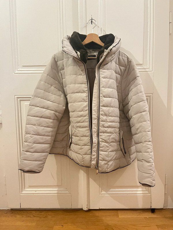 Vestes: M&S Winter Jacket with fur collar – D'occasion à Genève par toandfrom 1