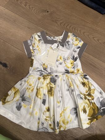 Robe d'été fleurie Twinset, neuve avec étiquette, 98cm