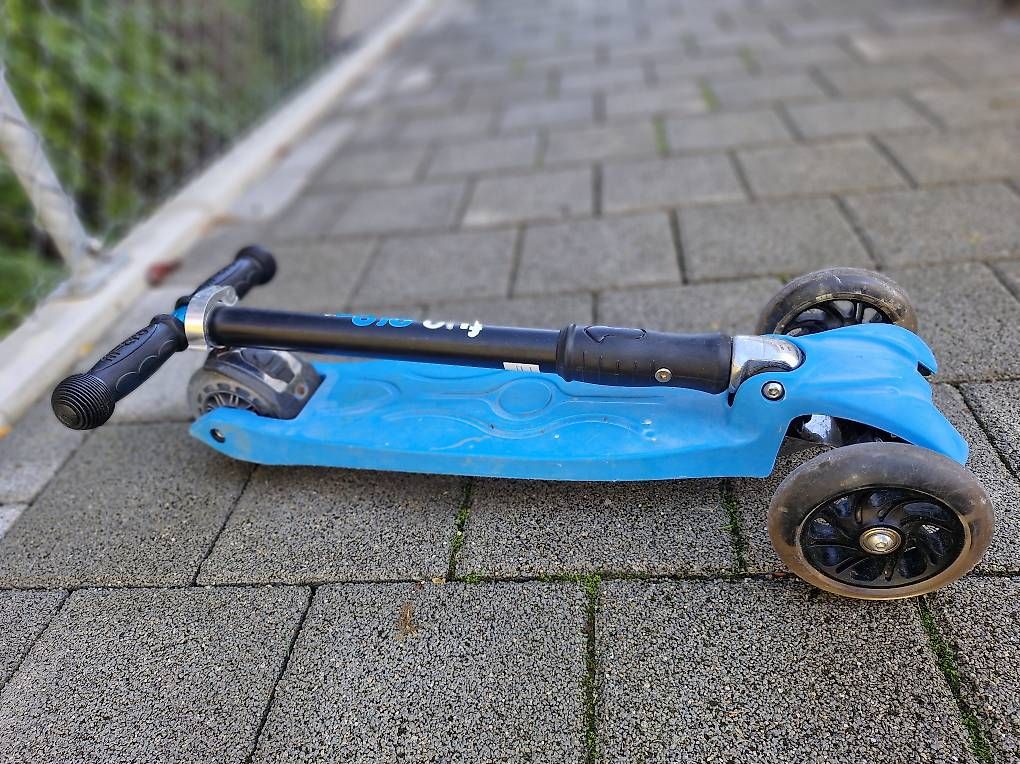 Kickboard: Scooter mit LED bis 80kg – Usato da Liestal venduto da saalstef 3