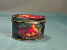 Ovale Blechdose mit Duftkerze (Beeren)
