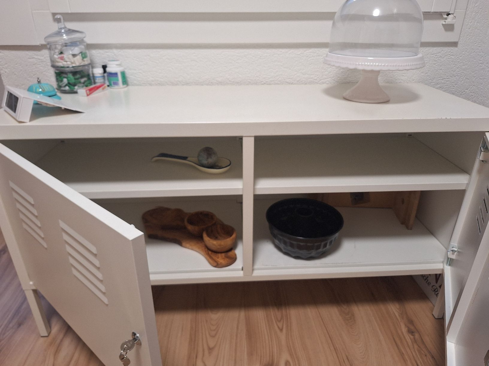 Ikea Étagères: Ikea Metall-Möbel, weiss – D'occasion à Bremgarten b. Bern par tiz_x5xc 1