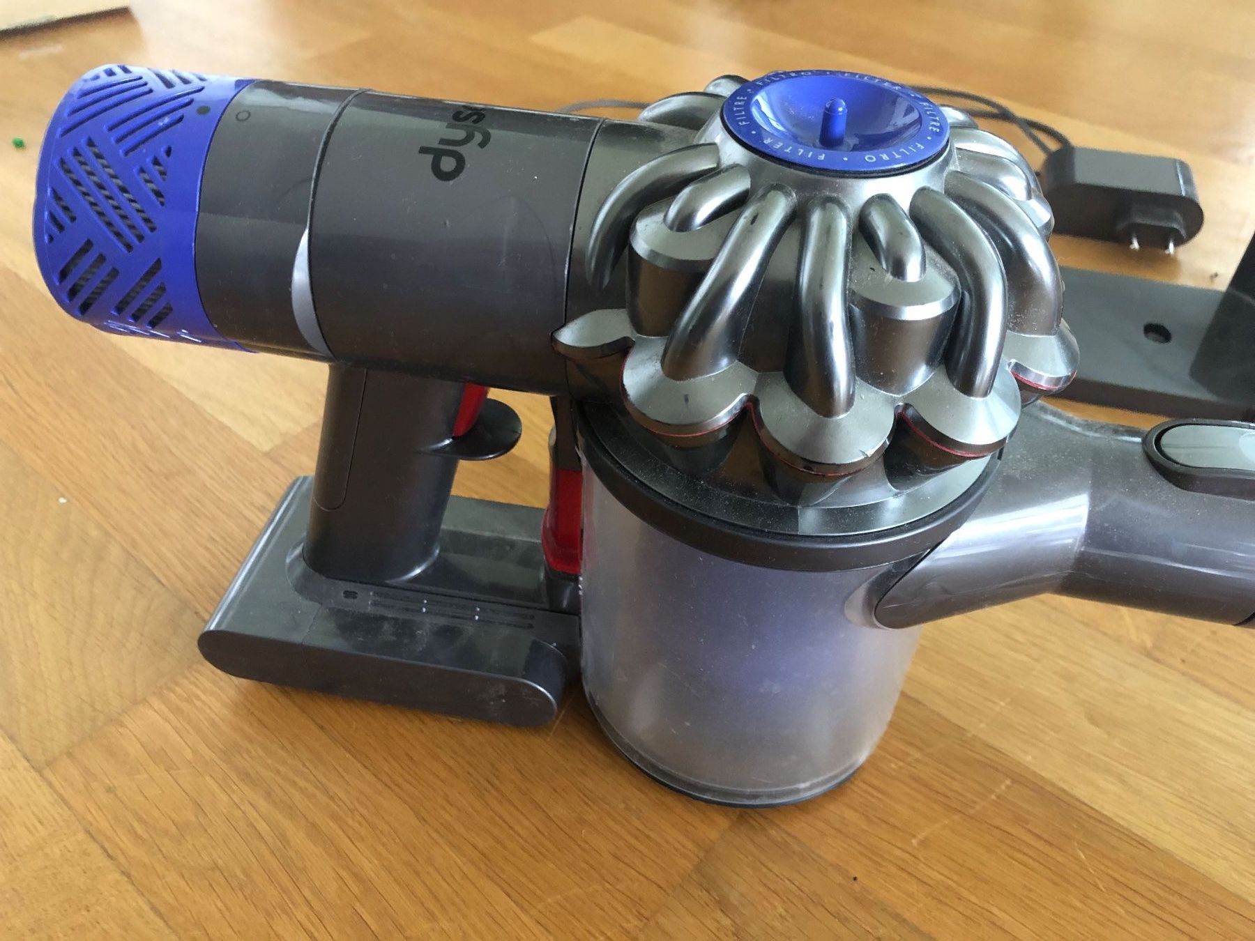 Dyson Aspirapolveri & Accessori: Dyson V6 Fluffy DEFEKT! – Difettoso da Dietwil venduto da mar_2dwj 1