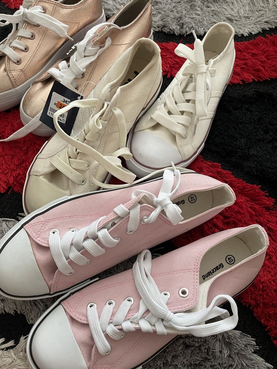 Scarpe da donna: 3 Wunderschöne neue Schuhe (Grösse 40) – Nuovo (secondo la descrizione) da Benglen venduto da Shamily 2