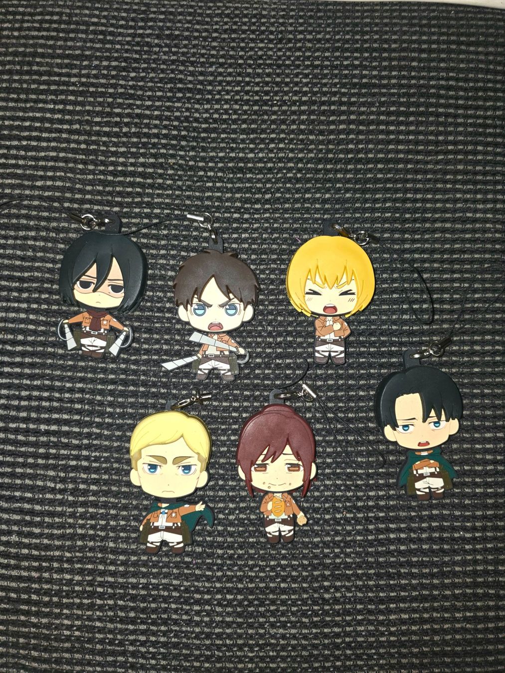 Figuren: Attack on Titan Anhänger Set 7 Figuren gebraucht – Gebraucht aus Schänis von mes_g8vl