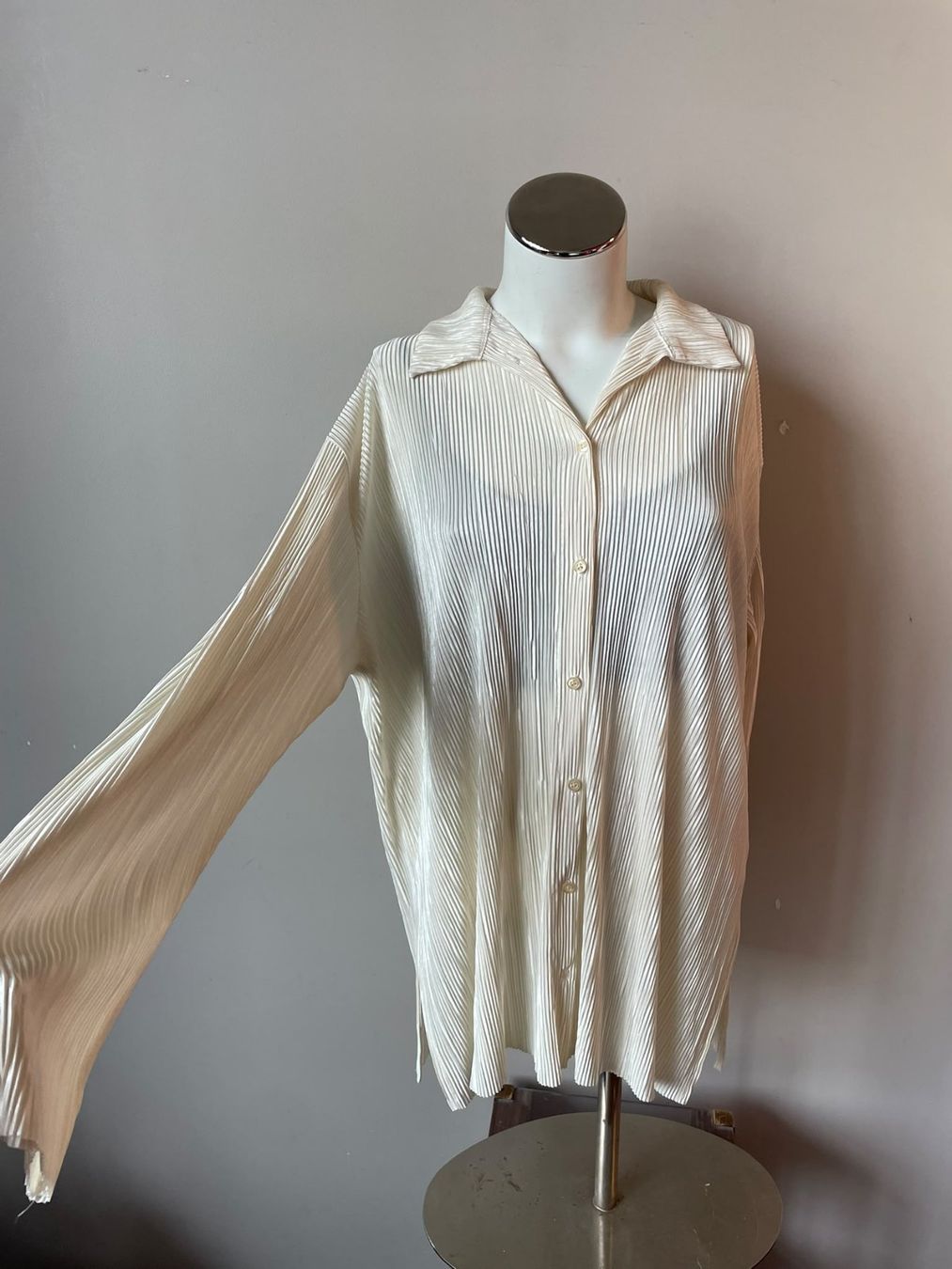 Lots de vêtements: Ensemble fluide plissé crème - Taille L – D'occasion à Troinex par Irisglo